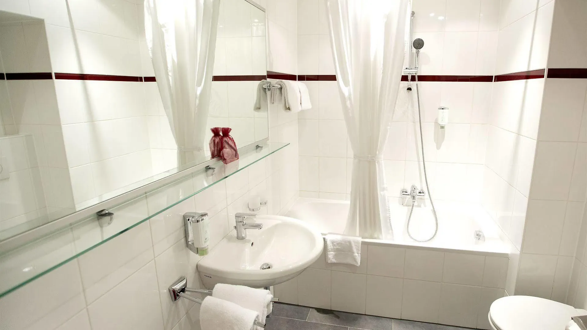 Hotel Fuerst Metternich Вена 3*,